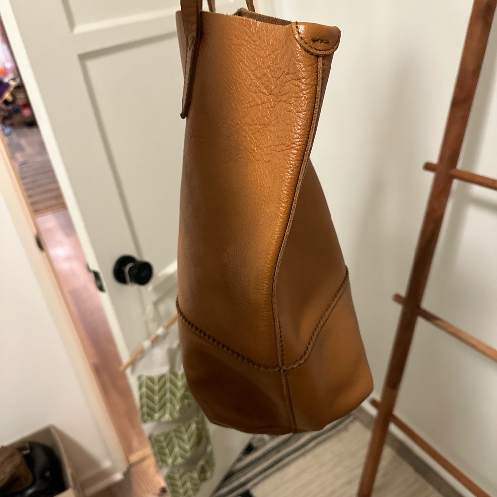 Vintage brown leather tote - Picture 4 of 9